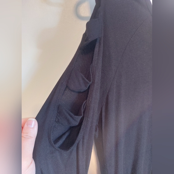 Storm Los Angeles peek a boo shoulder ladder cut out sleeve top women's small - Picture 4 of 5